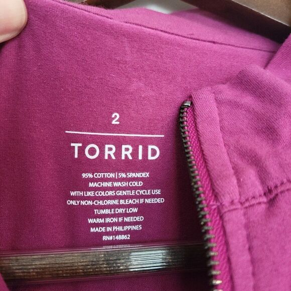 Torrid  Pink Blouse‎ 95% cotton 55% spandex,  size 2 - Picture 2 of 5